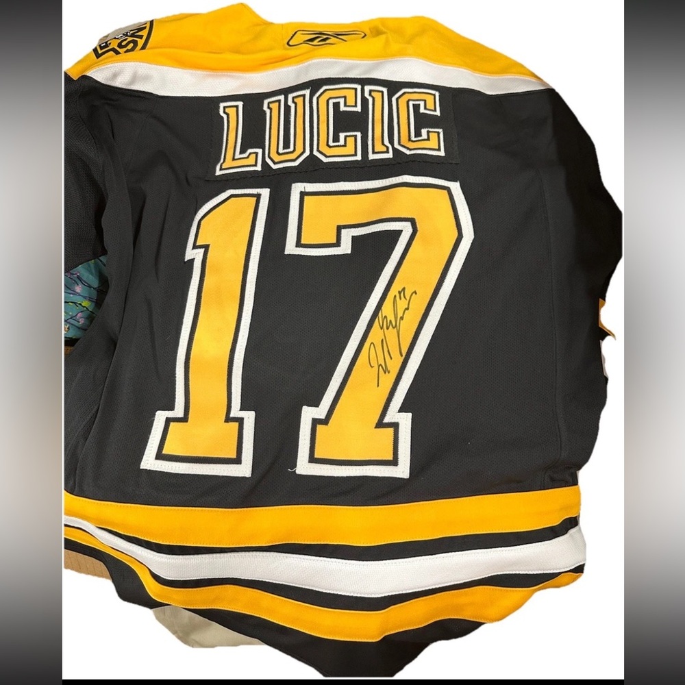 Milan Lucic signed boston bruins reebok jersey new england size L